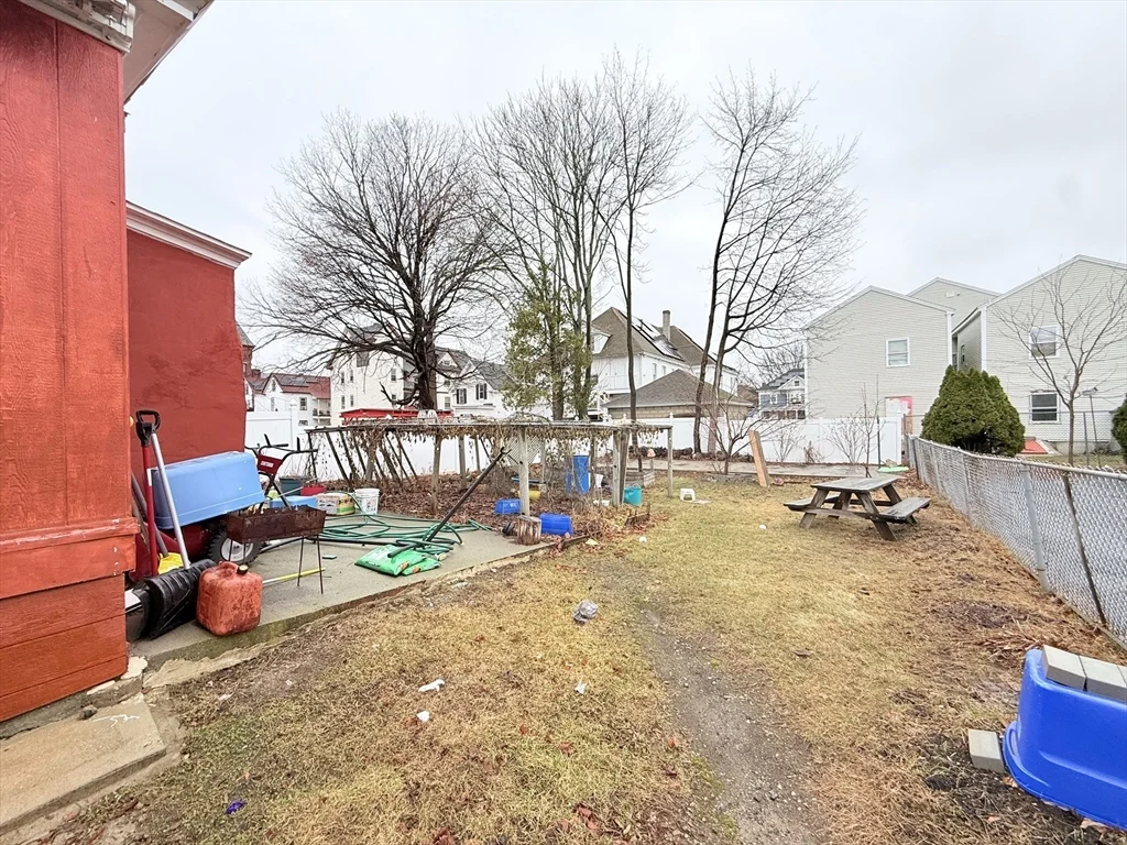 142 Abbott St, Lawrence