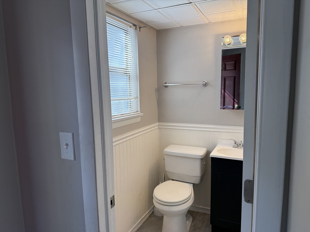555 Russell Rd, Westfield