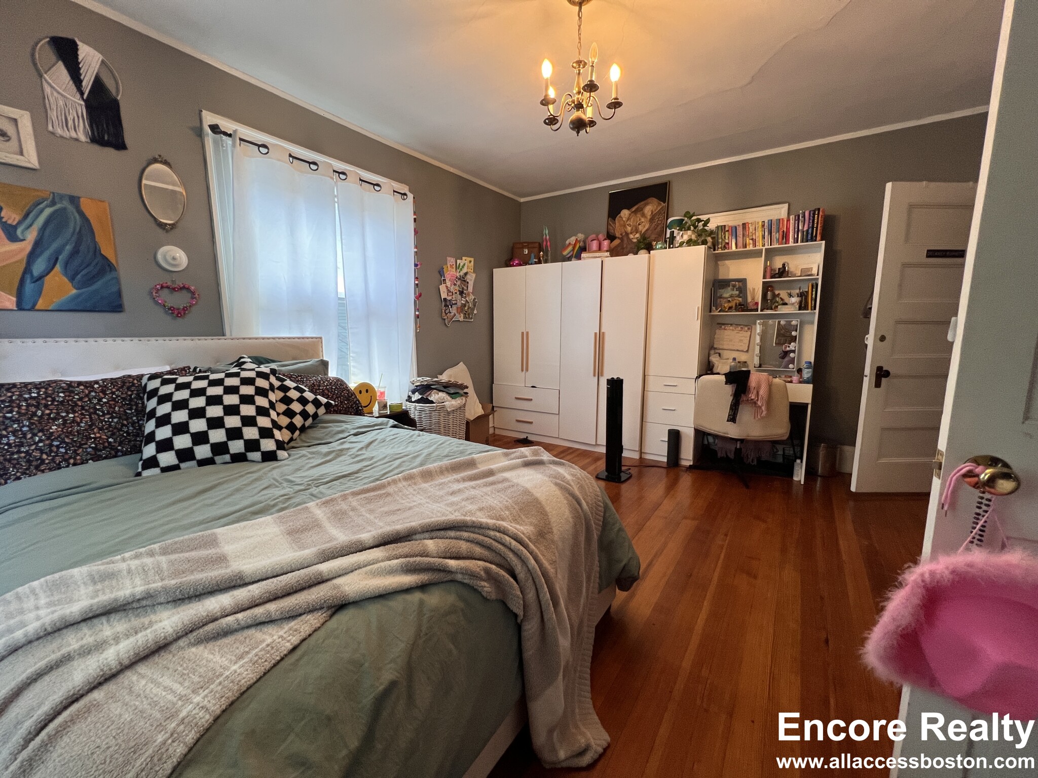 9 Kenwood St, North Brookline