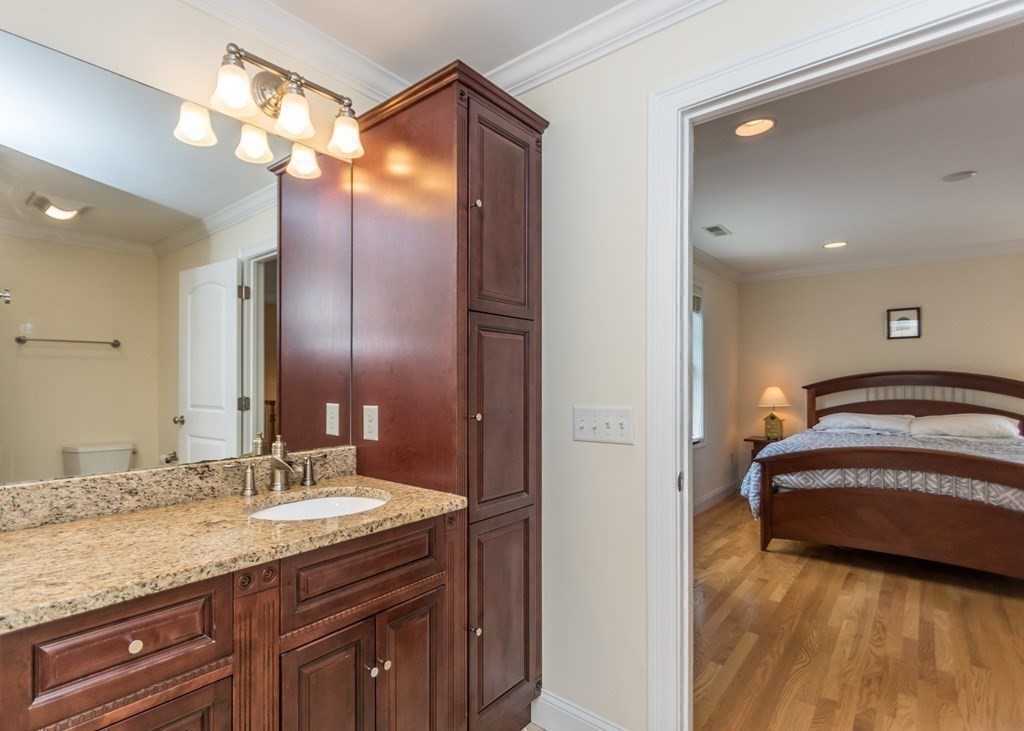 67 Trimount Ave, Waltham