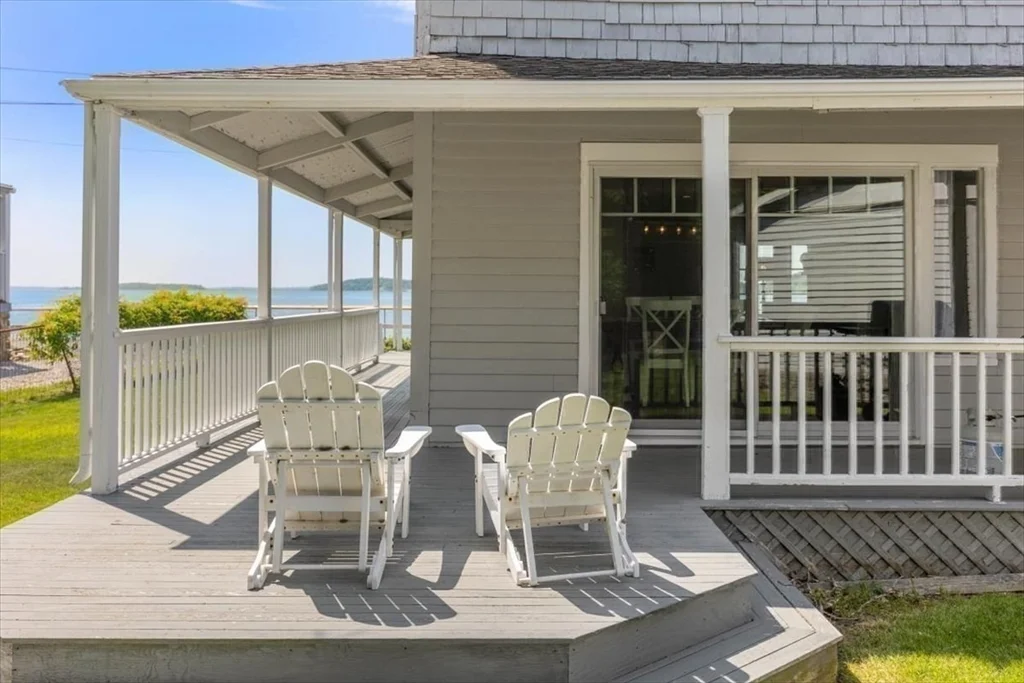 36 Sunset Ave Winter Rental, Hull
