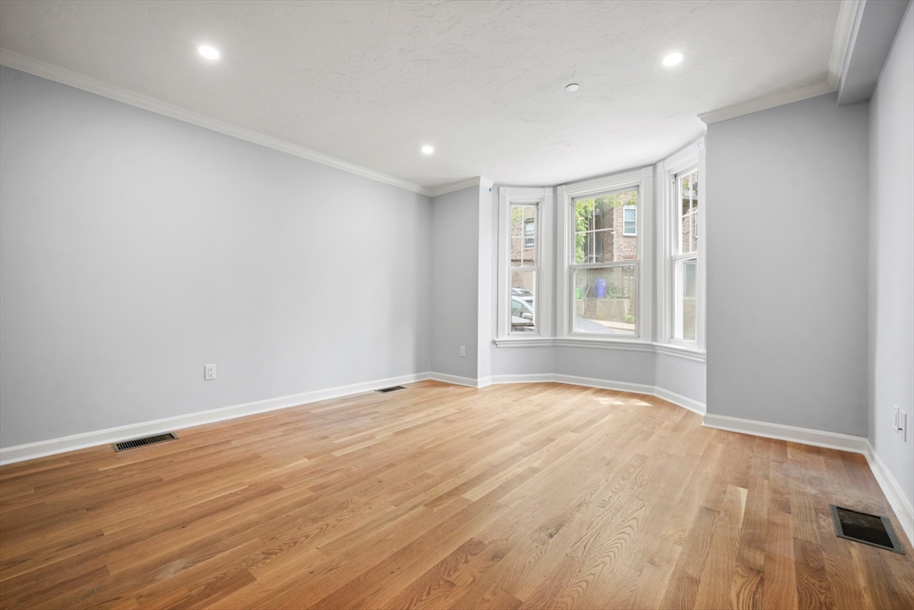 71 Old Harbor St, South Boston