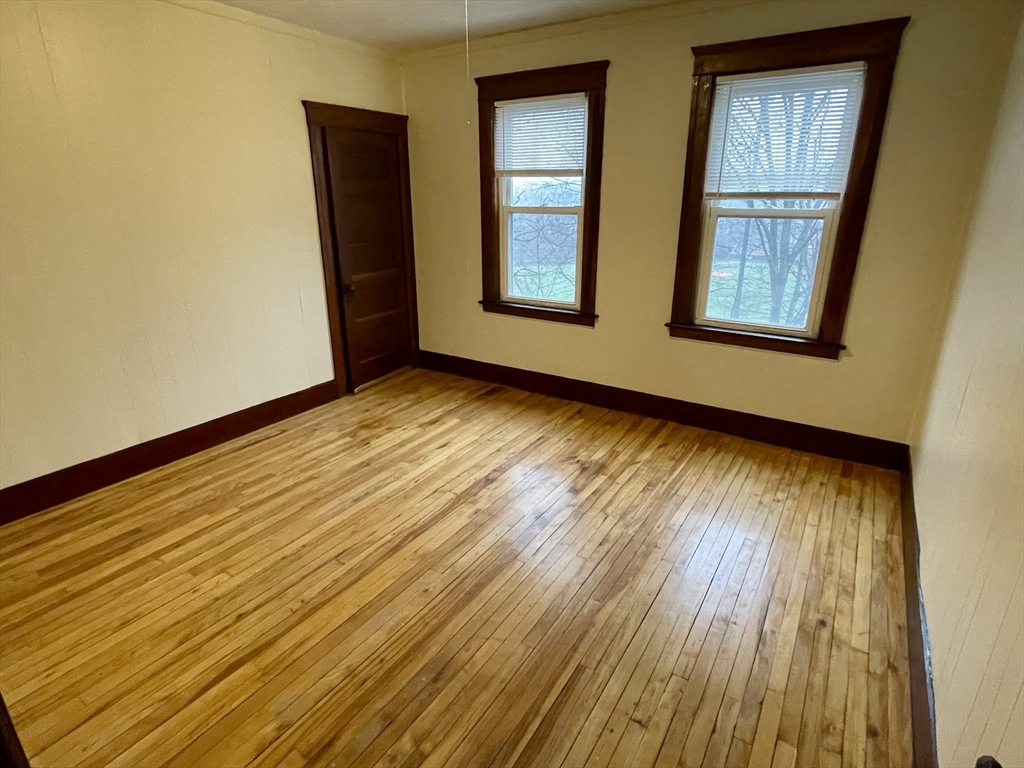10 Agawam St, Worcester