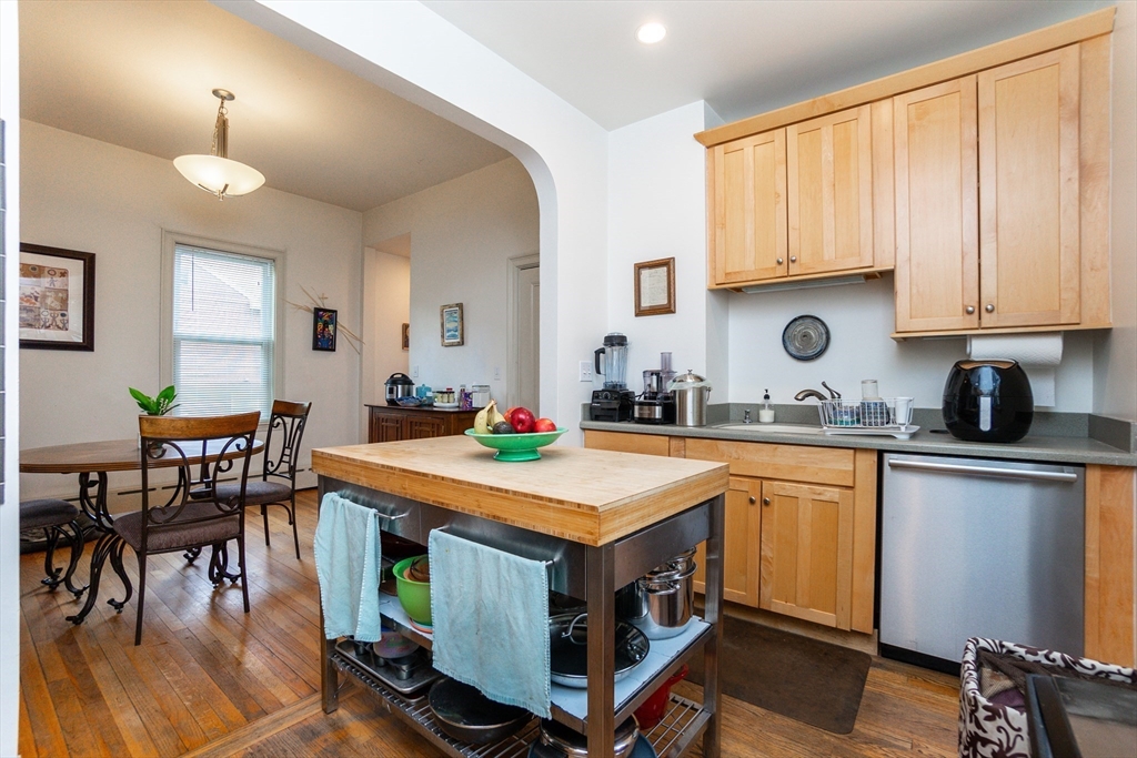 101 Central Ave, Newtonville