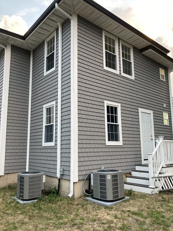 64 Samoset Ave, Hull