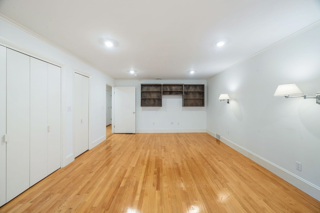 140 Paulson Rd, Waban