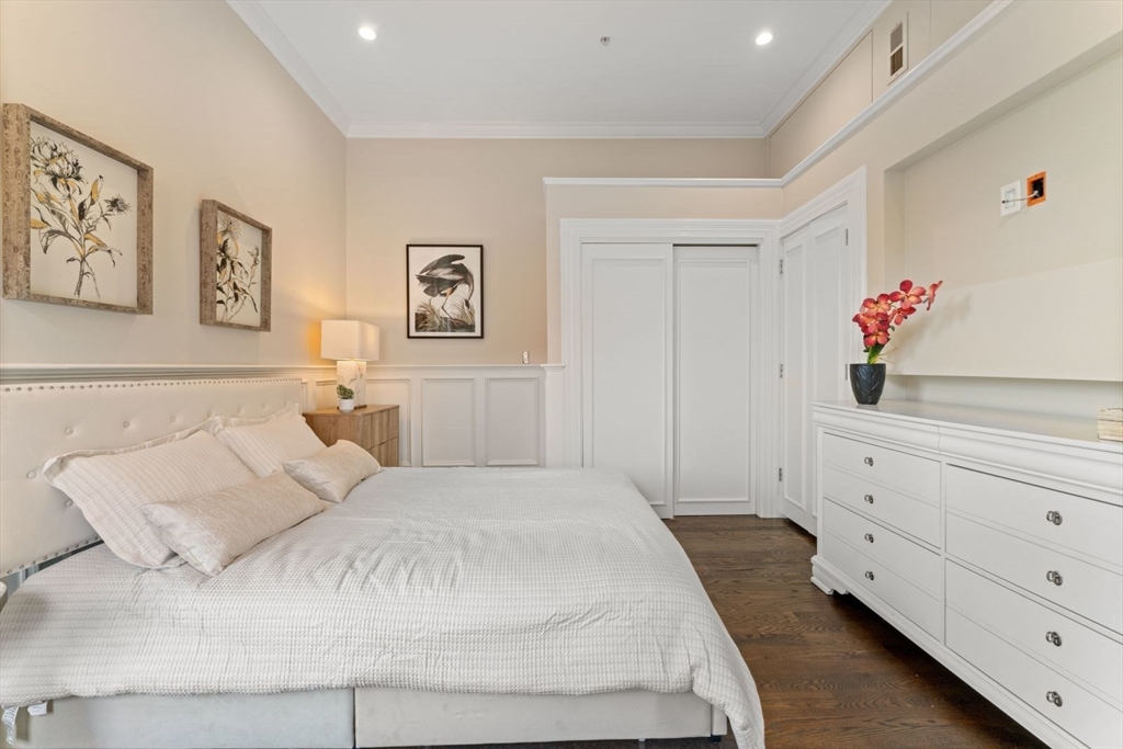 85 Regent St, Roxbury