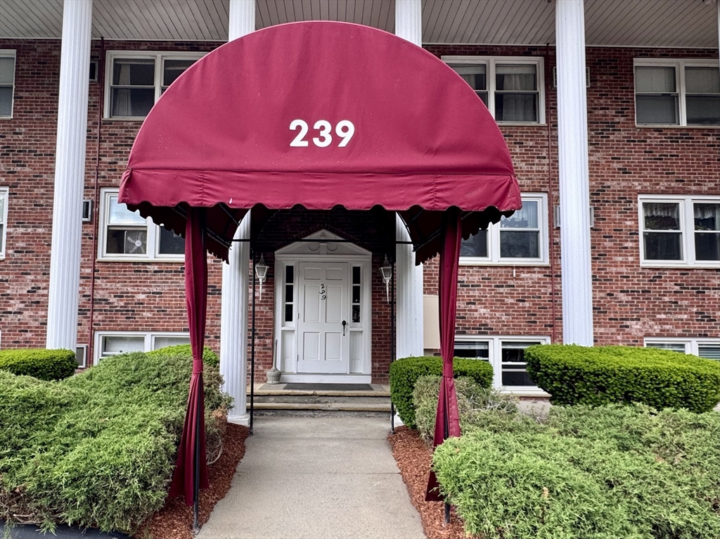 239 Main St, Reading