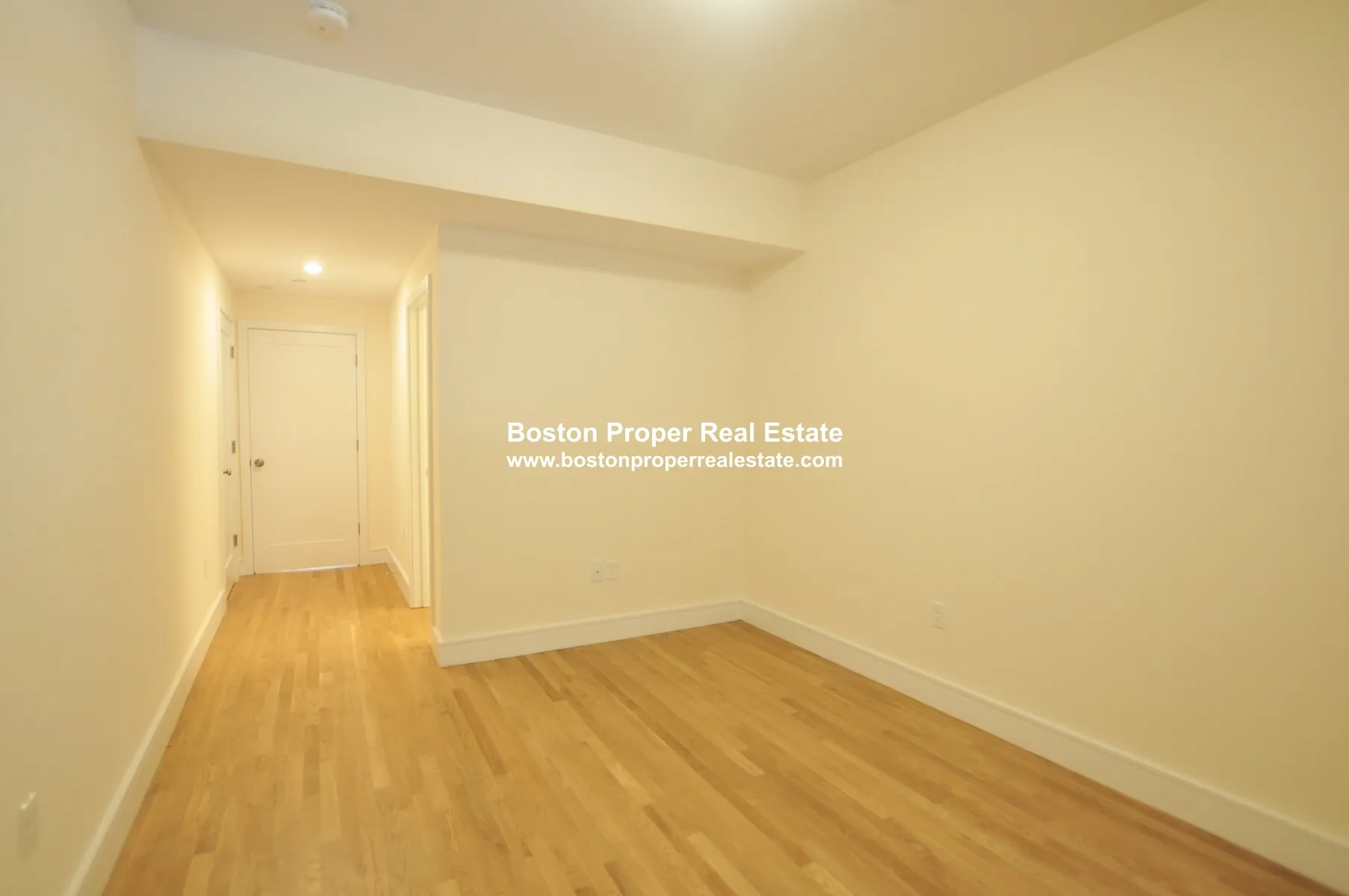 877 Beacon St, Fenway
