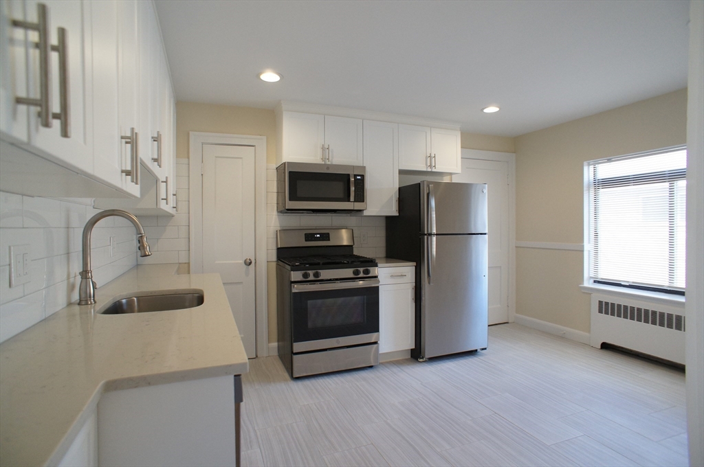 425 Newport Ave, Quincy