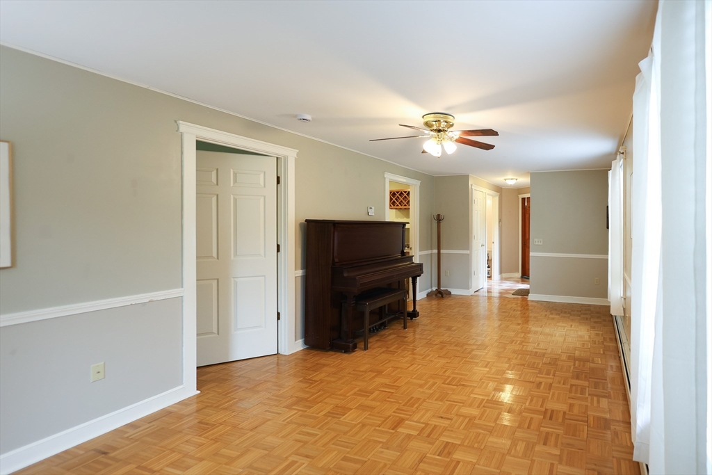 288 Goldthwaite Rd, Whitinsville