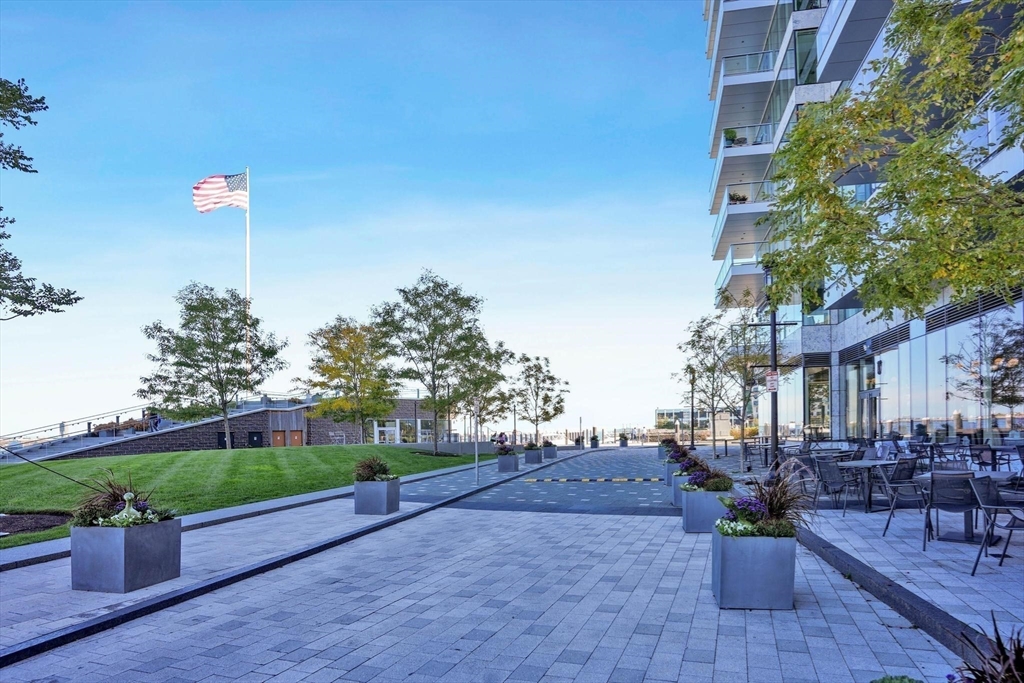 50 Liberty Dr, Seaport District