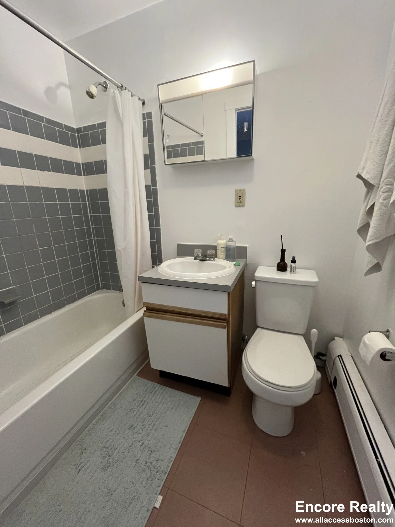 833 Beacon St, Fenway