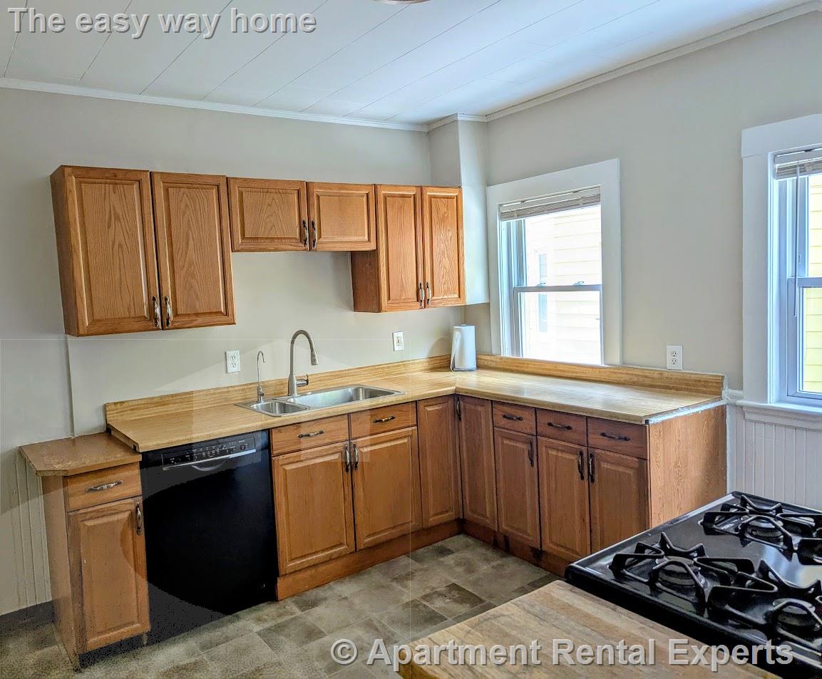 294 Boston Ave, Tufts