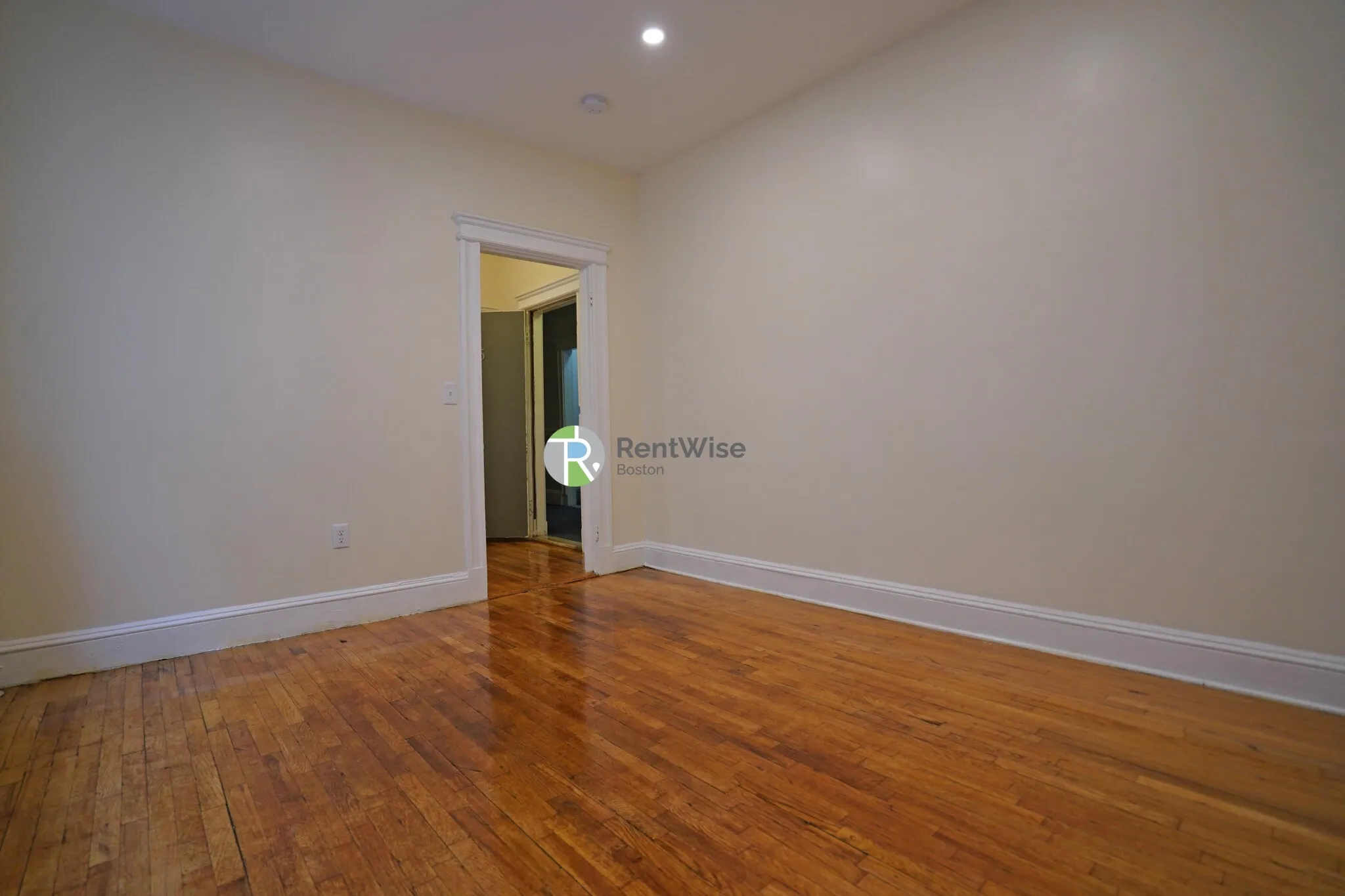 1844 Commonwealth Ave, Brighton