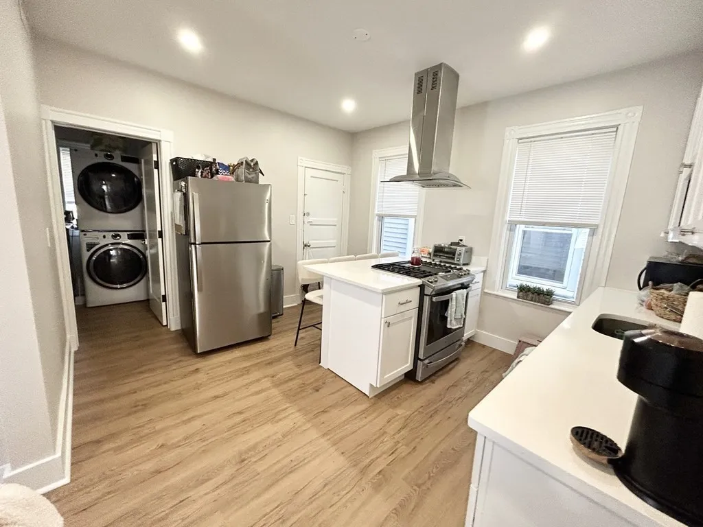 74 Marine Rd, South Boston