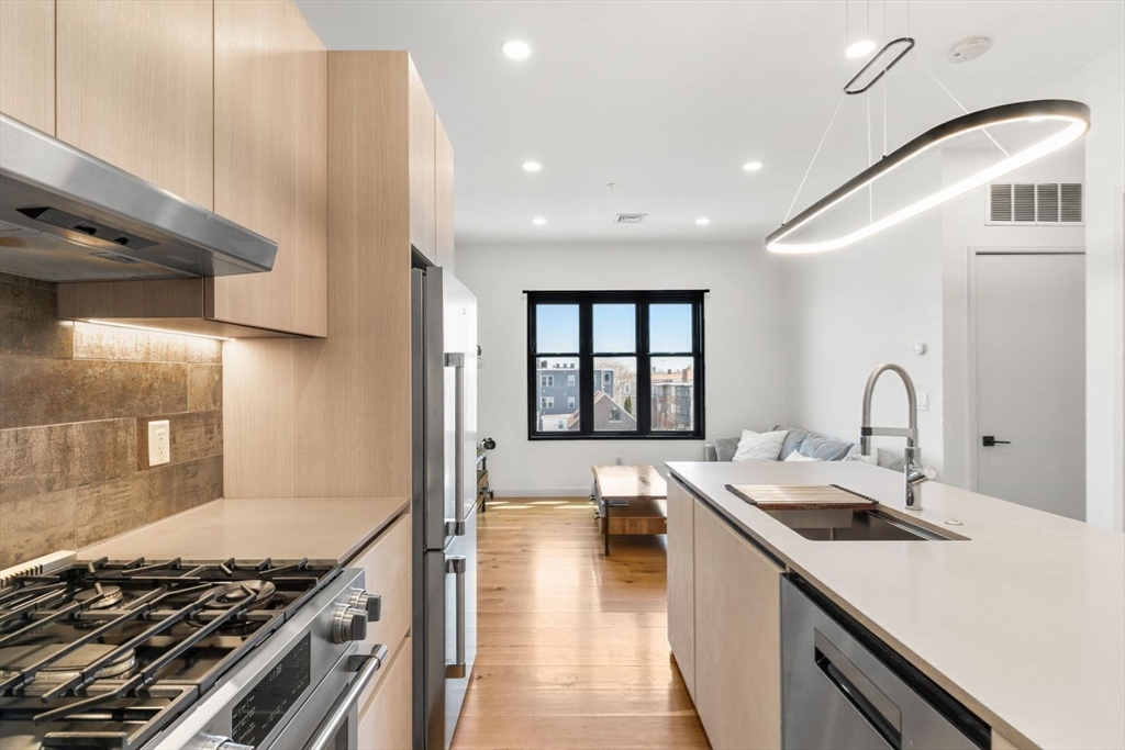 211 Condor St, East Boston