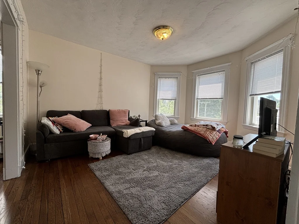 109 Birch St, Roslindale