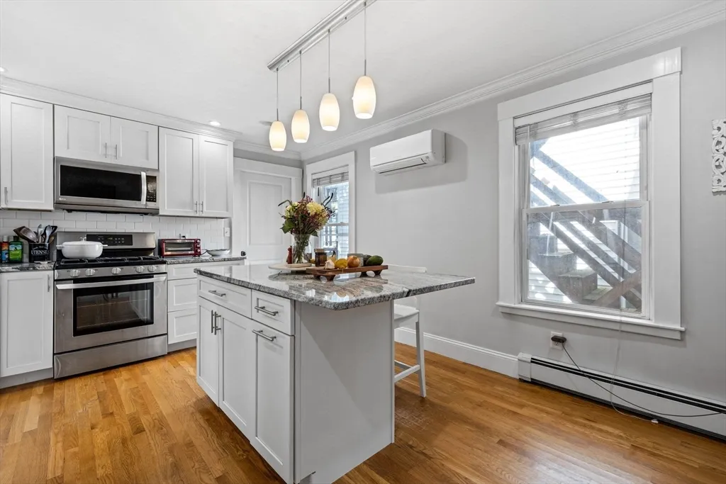 73 G St, South Boston