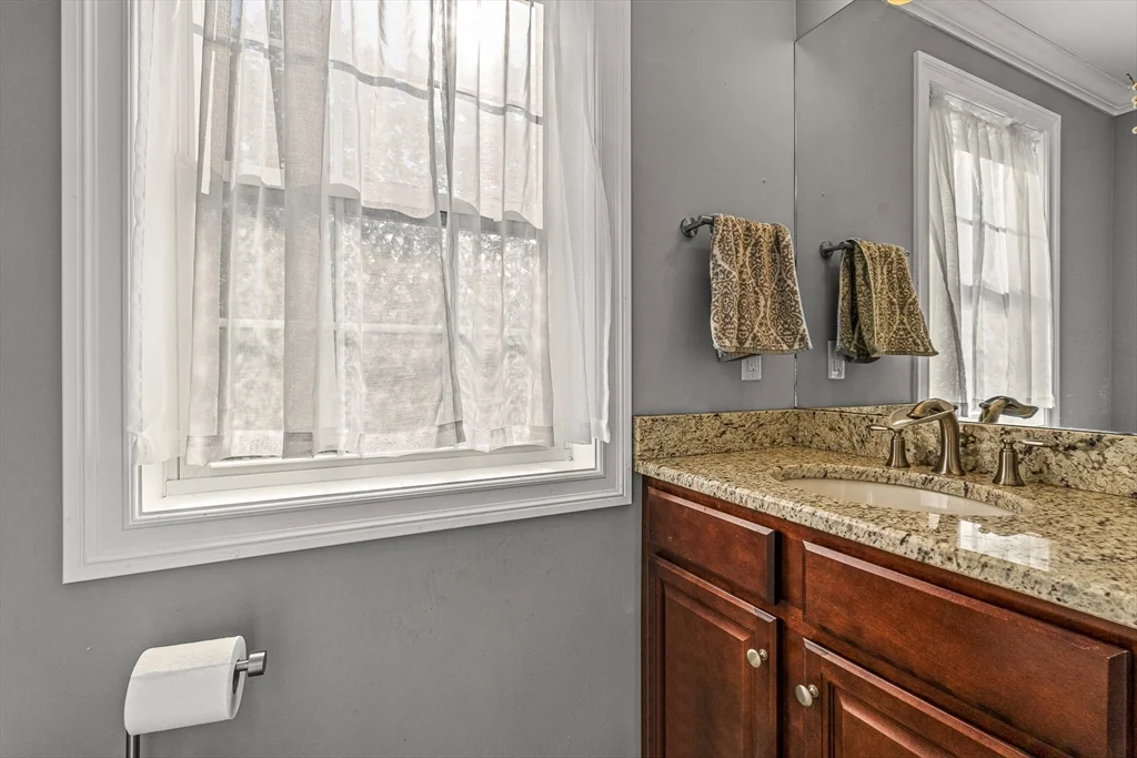 176 Washington St, Reading