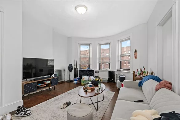 868 Huntington Ave, Coolidge Corner
