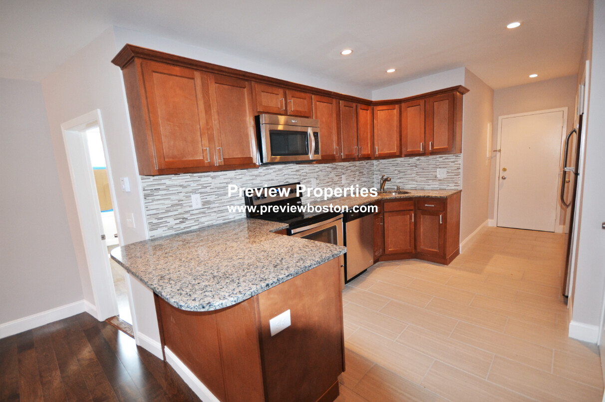 212 Maverick St, East Boston