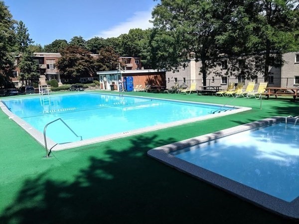 11 Jacqueline Rd, Waltham