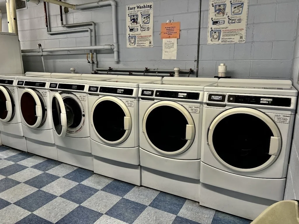 300 Lynn Shore Dr, Lynn