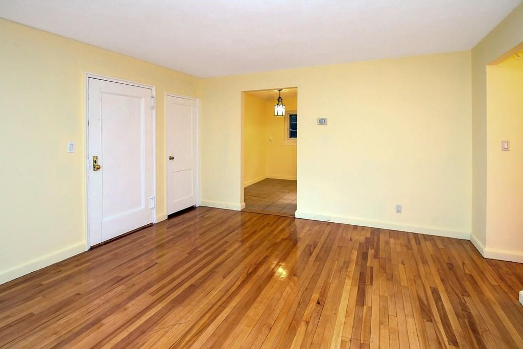 28 Saint Paul St, Coolidge Corner