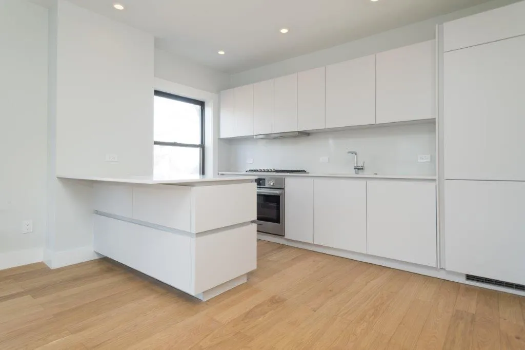 123 Highland Ave, Winter Hill