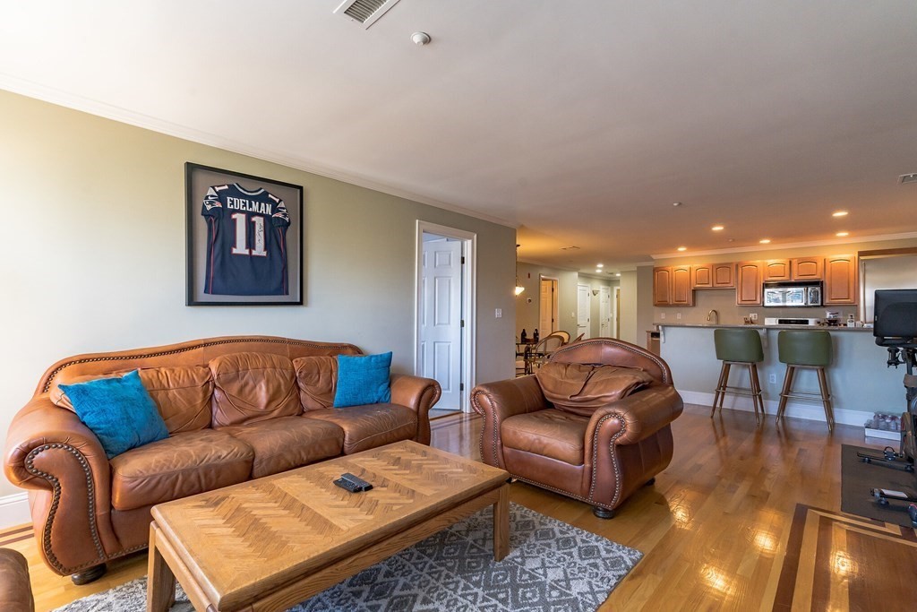 2 bed, 2 bath apartment for rent at 39 Dorchester St Unit 11, South Boston — photo 4 of 13
