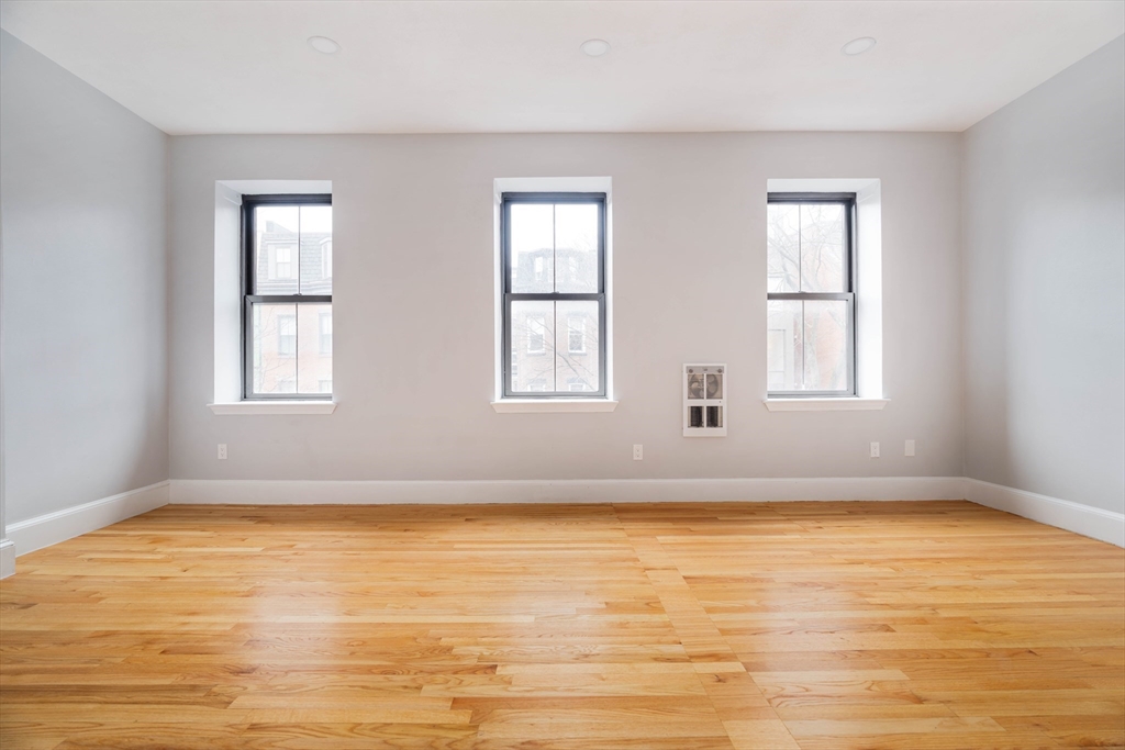 11 East Springfield, South End