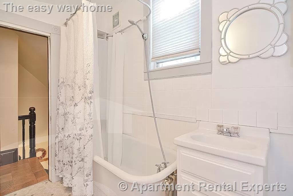 22 Dell St, East Somerville