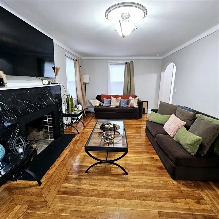 184 Canton St, East Side