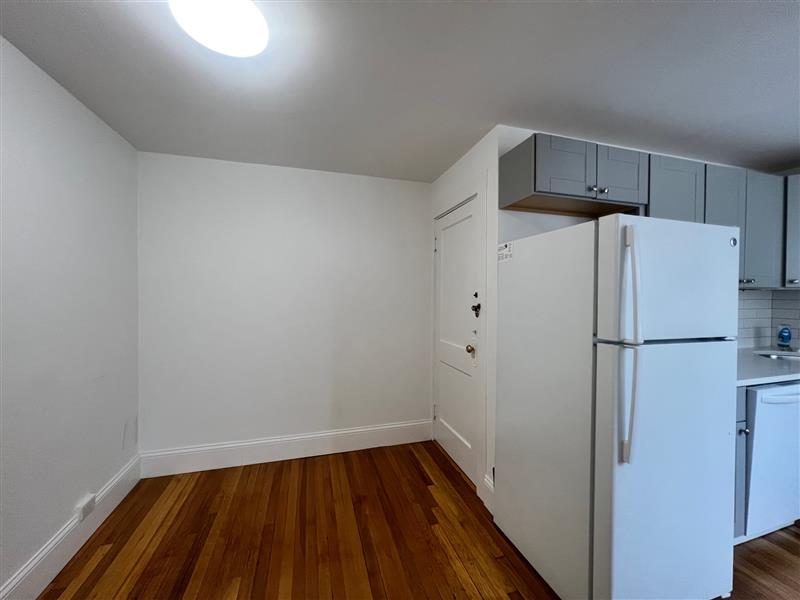 36 College Ave, Tufts