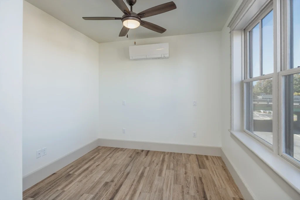 6 Market St, Newburyport