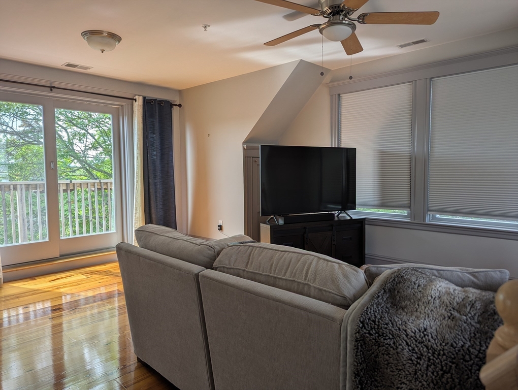 7 Weymouth Ave, West Roxbury