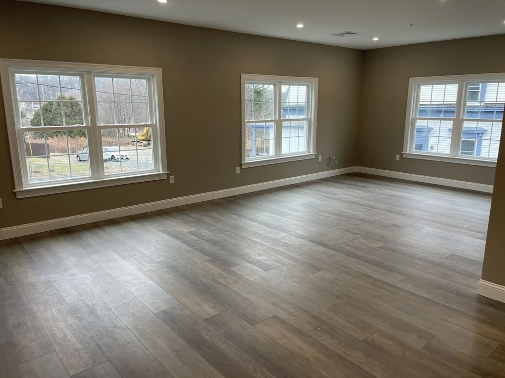 1 Brattle St, North Worcester
