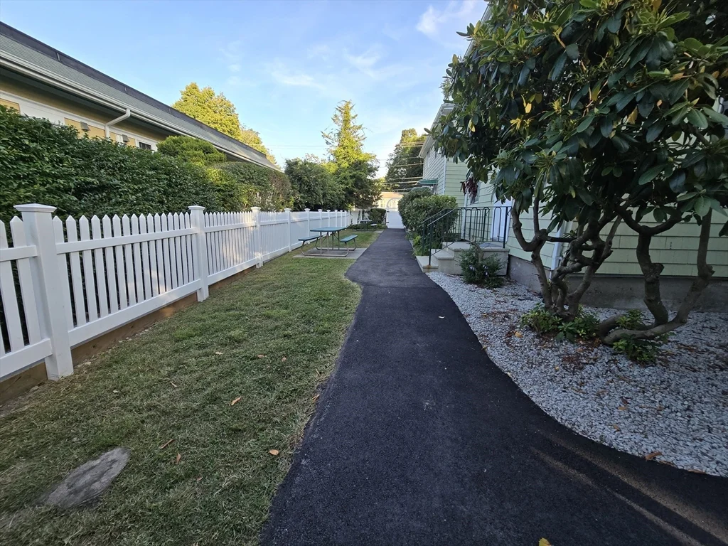 288 Pleasant St, Stoughton