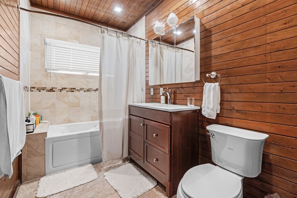 674 E Broadway, South Boston