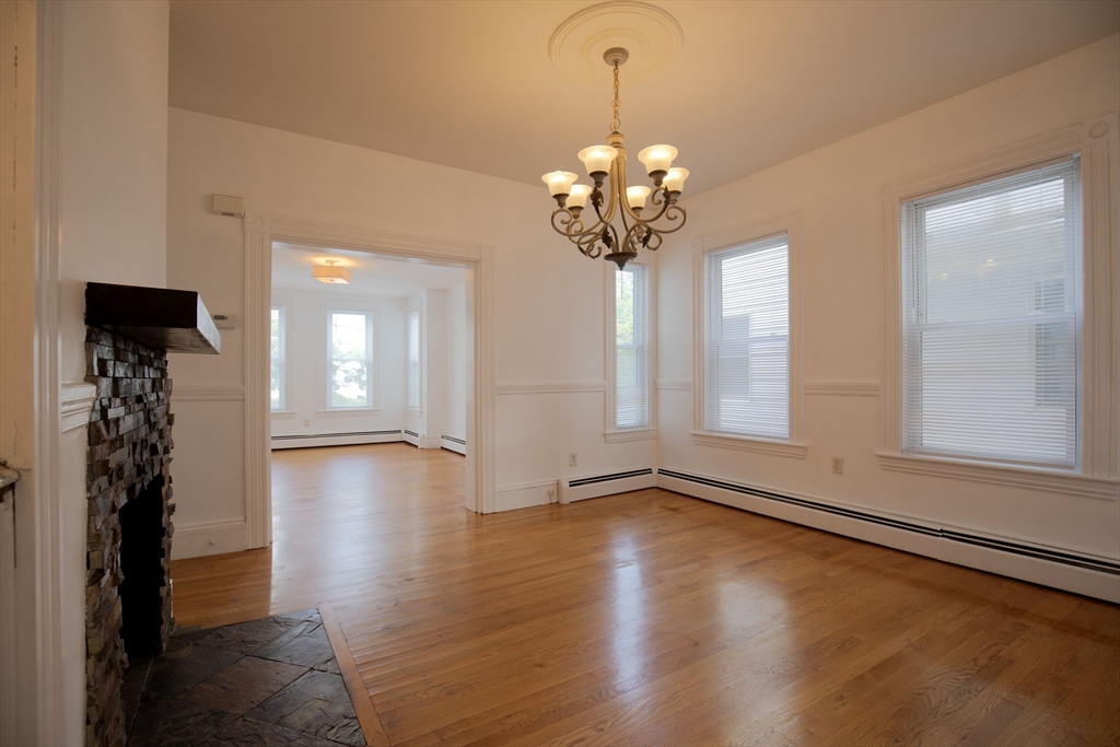 115 Taylor St, Waltham