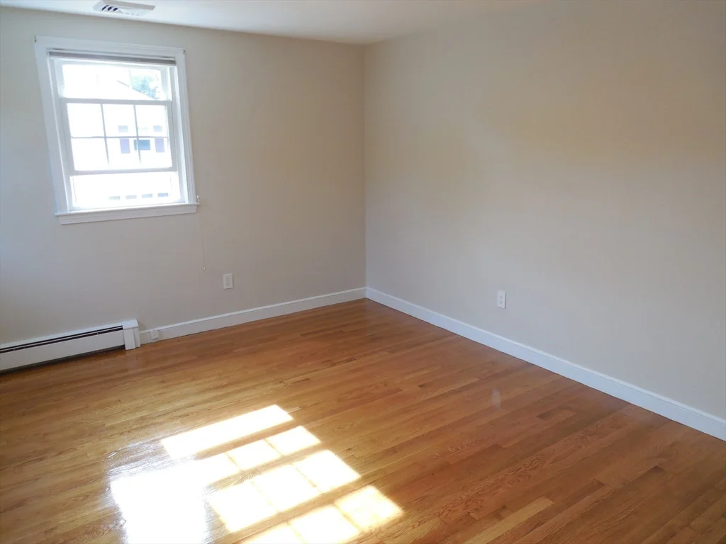 166 Totten Pond Rd, Piety Corner