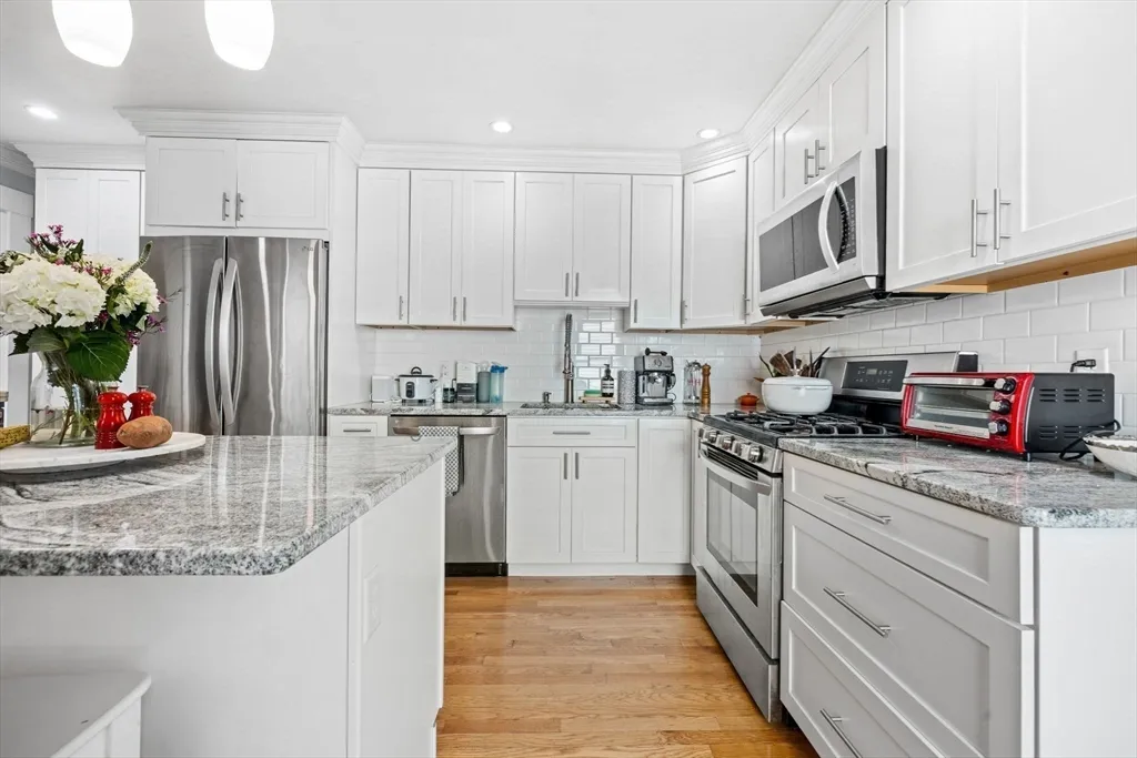 73 G St, South Boston