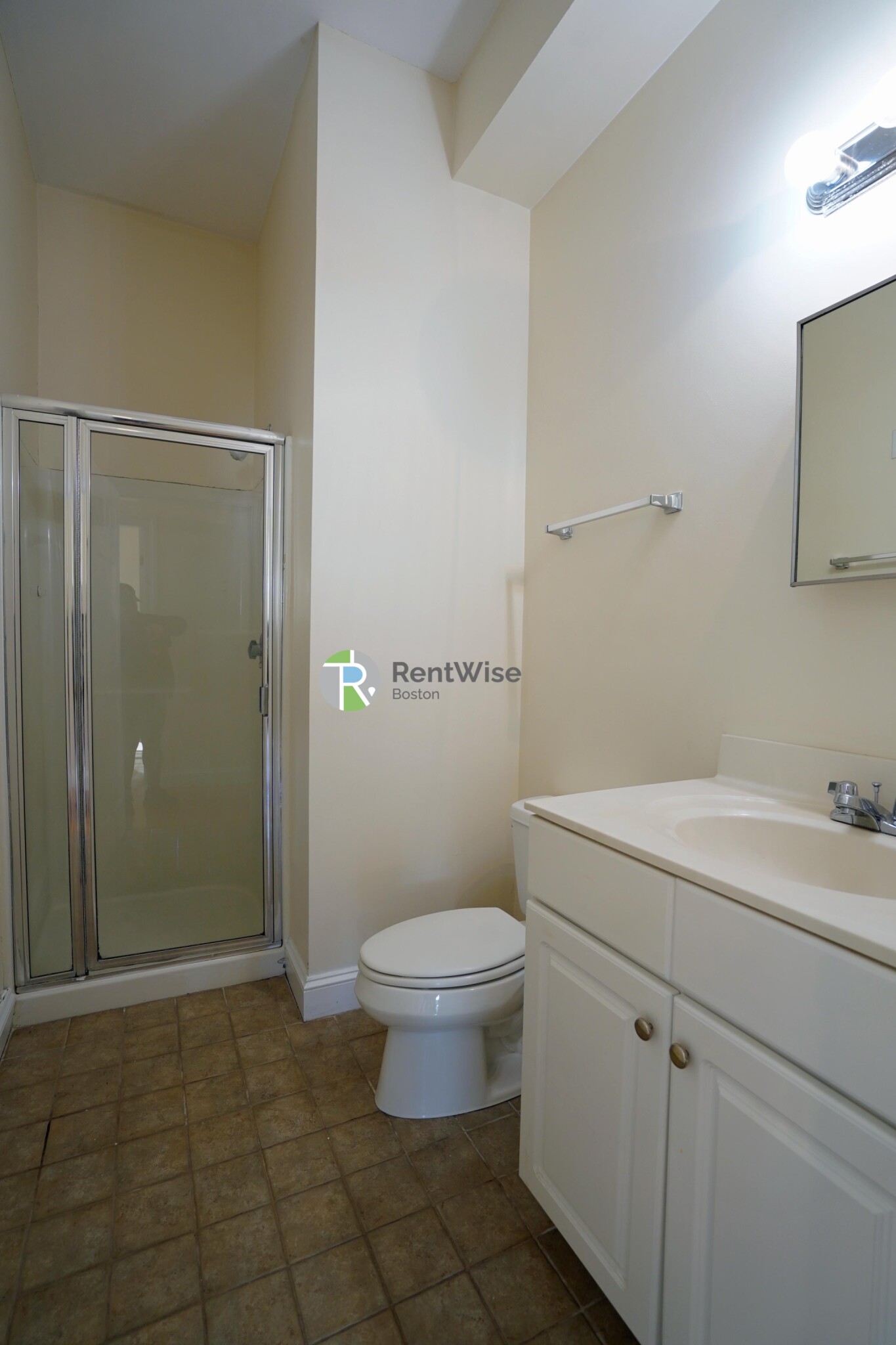 9 Gardner Ter, Allston