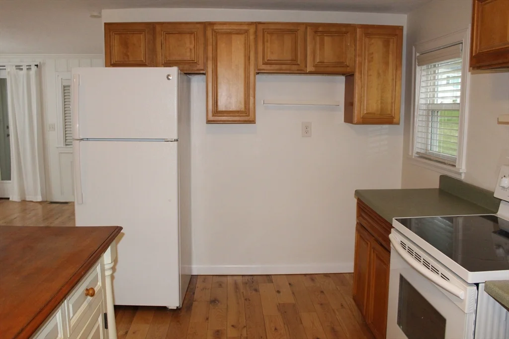 81 Winthrop Rd, Manomet