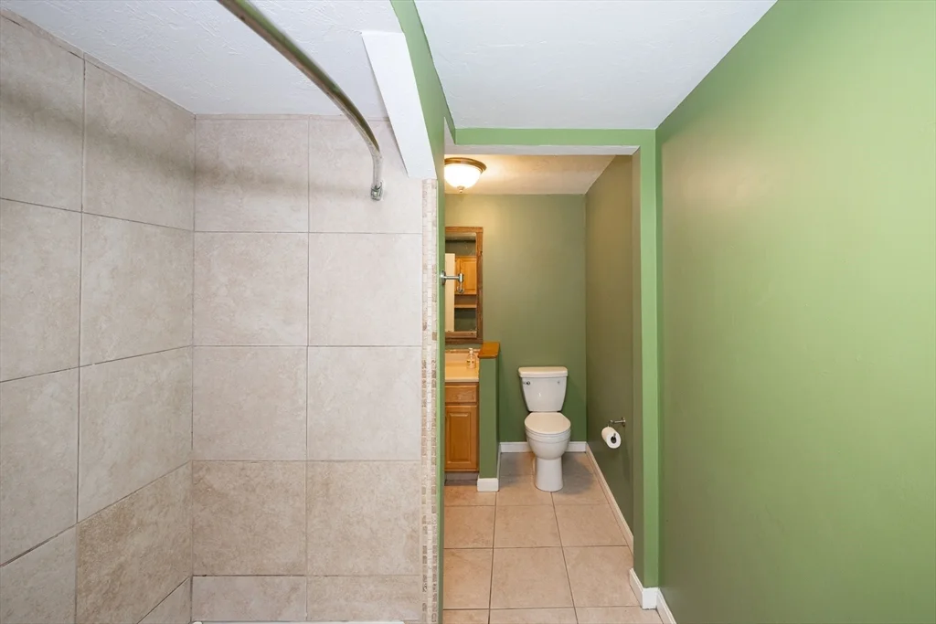 1025 Mechanic St, Leominster