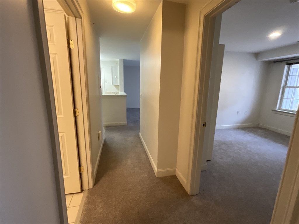 1 Millbrook Ln, Wakefield