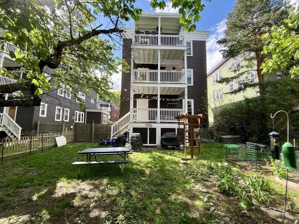 12 Saint Peter St, Jamaica Plain