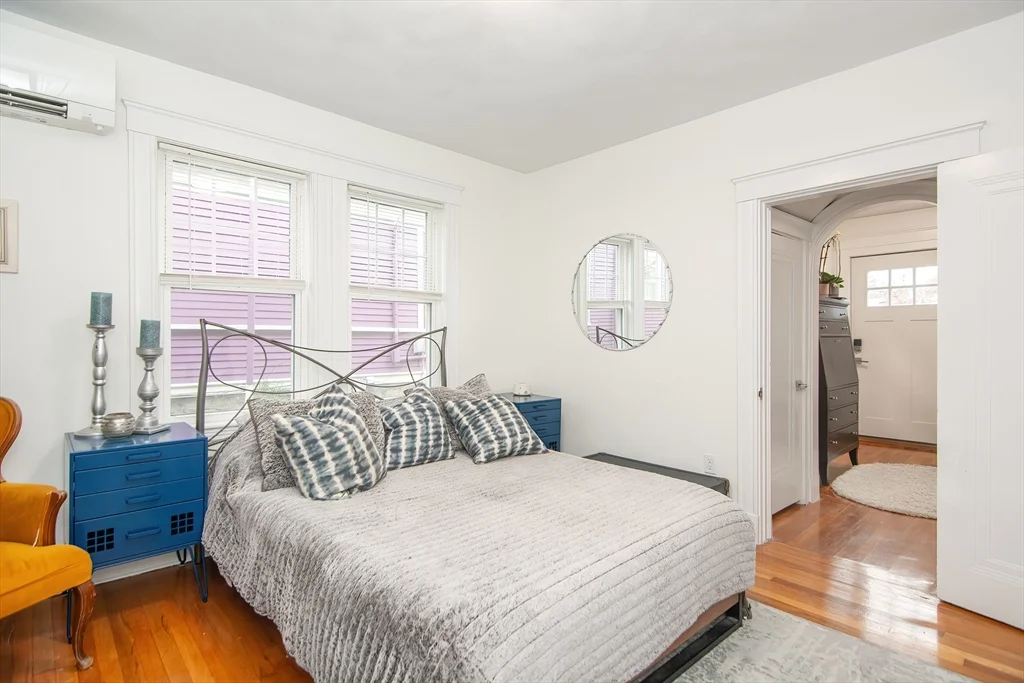 48 Farquhar St, Roslindale