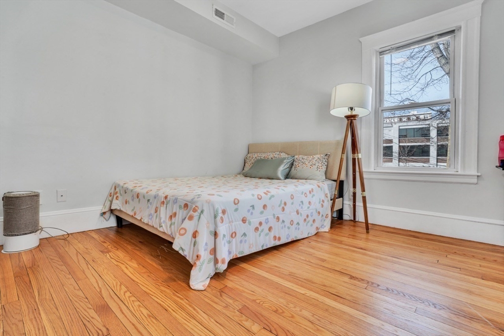 99 Kilsyth Rd, Brighton